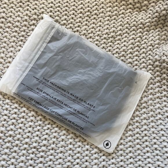 ALOHA Collection | Bags | Aloha Collection Monochrome Crossbody Bag ...